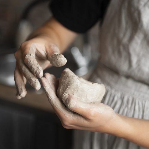 femme sculpture et modelage